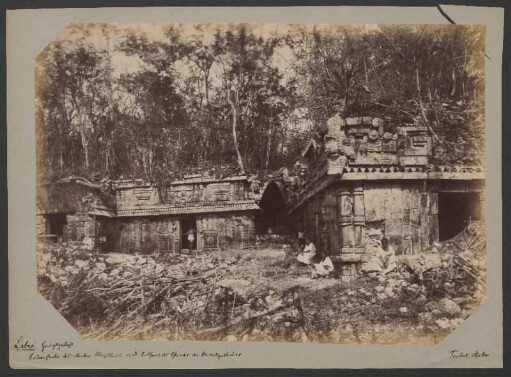[70]: Labná I : Edificio de la bella portada / Yucatán