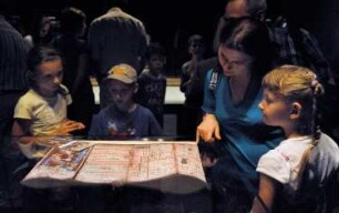 Führung "Die Maya-Handschrift für Kinder erklärt" im Buchmuseum