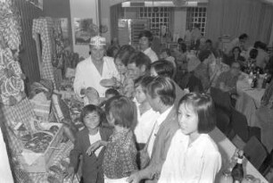 Unterbringung von 24 Flüchtlingen aus Vietnam im Übergangswohnheim in der Wolfartsweierer Straße 5