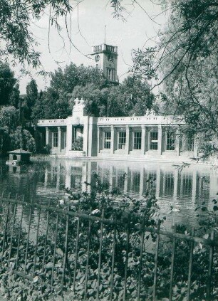 Rathaus Schöneberg vom Stadtpark aus gesehen