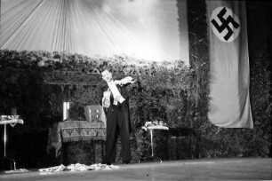 Bukarest: 2. Großveranstaltung für deutsche und rumänische Verwundete im ARO, Zauberkünstler Willy Meyer-Frascati