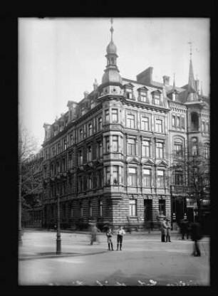 Köln, Altstadt-Süd, Eckhaus Hohenstaufen Ring 60 / Badstraße