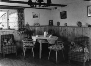 Bühl (Baden). Gasthaus Wegle. Sitzecke im Gastraum