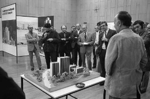 Stellungnahme von Werkbund und Bund Deutscher Architekten BDA zur geplanten Erweiterung des Verwaltungsgebäudes der Karlsruher Lebensversicherung KLV um zwei Hochhäuser zu einem "Dreifingerturm"
