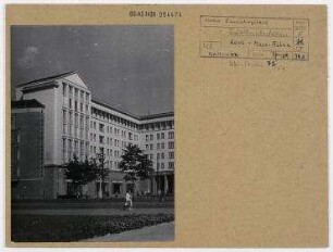 Nordöstliche Platzbebauung am Frankfurter Tor. Berlin, Friedrichshain, Karl-Marx-Allee (vor 1961 Stalinallee)/Frankfurter Tor