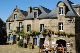 Frankreich. Bretagne. Finistere. Locronan. Dorfplatz