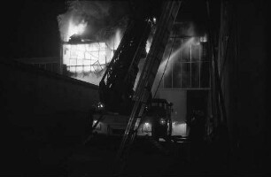 Großbrand im Zentrallager der Firma Ritter AG im Industriegebiet Killisfeld