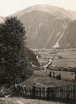 Mayrhofen/Österreich. Ortsansicht mit Finkenberg