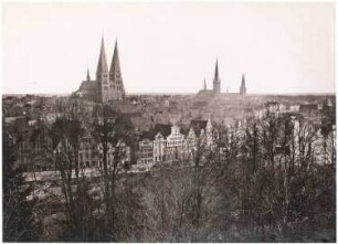 Panorama der Stadt Lübeck: Ansicht von Nordwesten