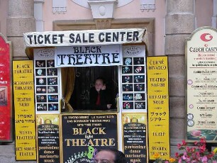 Prag - Theaterkasse : Theaterkasse am Graben. Aufgenommen in Prag 2004