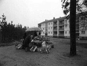 Gemüse- und Blumenmarkt in der Königsberger Straße in der Waldstadt.