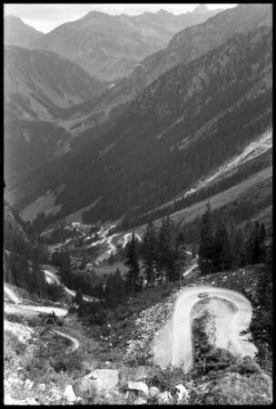 Silvretta: Hochalpenstraße, Blick auf Serpentinen, von oben
