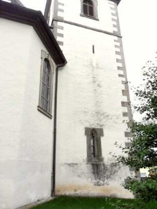 Fuchsstadt-Katholische Pfarrkirche-Kirchturm von Osten (im Kern Gotischer Chorturm mit Turmchor) - Schlitzscharte im Mittelgeschoß - Glockenstube 18 Jh