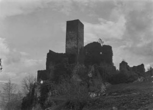 Burg Hocheppan : Blick auf die Burgruine Hocheppan