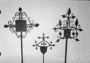 Schmiedeeisernes Grabkreuz