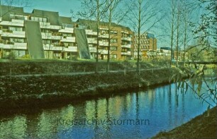 Berliner Ring: Trave und Mehrfamilienhäuser
