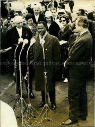 Willy Brandt empfängt den Präsidenten von Kamerun, Ahmadou Ahidjo