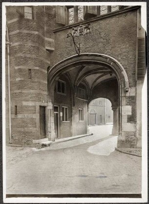 Niederlande, Nijmegen. Torhaus (Kerkboog) am Markt