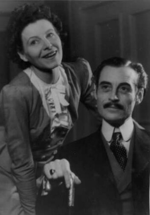 Hamburg. Thalia Theater. Die Schauspieler Ehmi Bessel (1904-1988) und Emil Lohkamp (1902-1993) im Theaterstück "Nora oder Ein Puppenheim" 1947 am Thalia-Theater