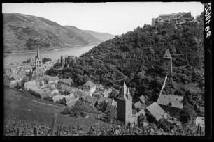 Bacharach. Stadtansicht mit Wernerkapelle und Burg Stahleck