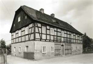 Daubitz (Rietschen-Daubitz). Pfarrhaus. Straßenansicht