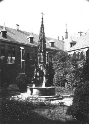 Aachen, am Münster. Elisenbrunnen (1824). Stein