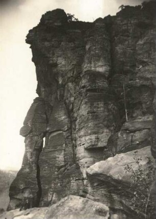 Felsen mit Querschichtung bei Mittelgrund (Prostřední Žleb)
