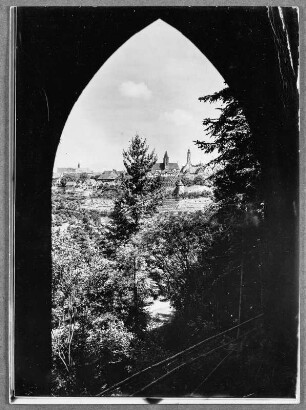 Rothenburg ob der Tauber, Stadtansicht : Rothenburg ob der Tauber. Teilansicht des Stadtkerns mit der gotischen Stadtkirche St. Jakob und dem Rathausturm. Blick über das Taubertal von Südsüdwesten