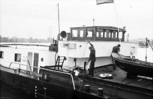 Straßburg: Kähne vor der Schleuse
