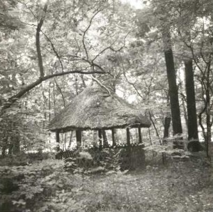 Saßleben. Landschaftspark. Pavillon