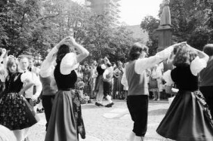 Freiburg: Rathausplatz; Tanz, Trachtengruppe aus dem Hotzenwald