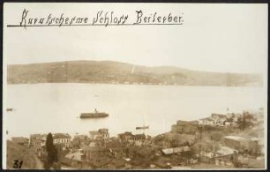 Blick über den Bosporus auf den Beylerbeyi-Palast, Istanbul, gelegen auf der asiatischen Seite der Stadt, aufgenommen vom gegenüberliegenden Stadtteil Kuruçeşme