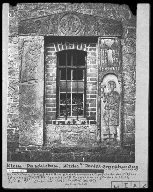 Portal aus der abgebrochenen Dorfkirche der Wüstung Scharwegk mit heilsgeschichtlichem Programm (unter anderem Christus als Weltenrichter und Madonna)
