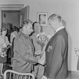 Bautzen. 60. Geburtstag des Vorsitzenden der Domowina Kurt Krjenc (deutscher Name Kurt Krenz, 1907-1978)