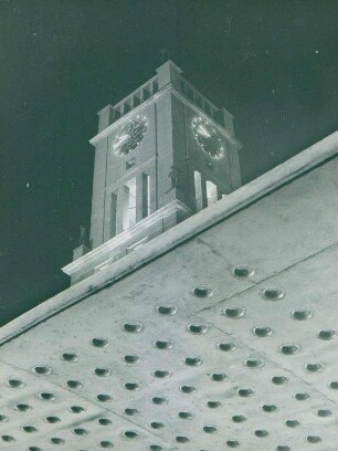 Schöneberg. Rathausturm bei Nacht