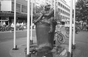 Herrenbrunnen von Bildhauer Jürgen Goertz in der Kaiserstraße Ecke Herrenstraße