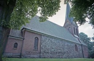 Kirchenstraße 13: Martin-Luther-Kirche: Blick von Nordosten
