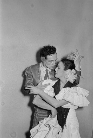 Szenenbilder aus "Der Mantel" von N. W. Gogol, Komische Oper. 1952