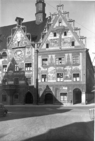 Ulm. Rathaus (1370, 1420 umgebaut, um 1540, 1898). Ostflügel mit astronomischer Uhr (1520)