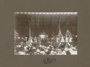 Großherzog Friedrich inmitten Honoratiuren bei der Eröffnung der 16. Wander-Ausstellung deutscher Landwirtschafts-Gesellschaft in Mannheim