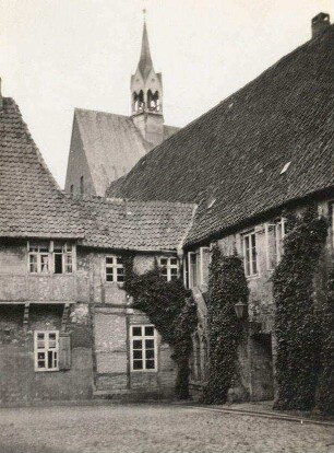 Lüneburg, Am Domänenhof. Kloster Lüne (E. 14. Jh.). Klosterhof