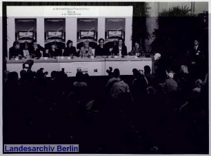 45. Internationale Filmfestspiele Berlin (09.02. bis 20.02.1995); Vorstellung des Films "Das Versprechen"; Deutschland; Pressekonferenz; Kongresshalle (Haus der Kulturen der Welt); John-Foster-Dulles-Allee (Tiergarten)