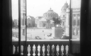 Bucuresti: Blick auf Athenäum und Fund. Carol I. vom Balkon des Schlosses