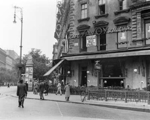 Budapest, Oktogon : Budapest, Mussolini-Platz (heute Oktogon). Cafe Savoy