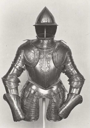 Harnisch mit Sturmhaube (im "Pisaner Stil")