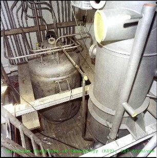 Kesseleinbau in der Medium Active Waste (MAW)-Verdampferanlage der Abteilung Radioaktive Abfälle (ABRA)