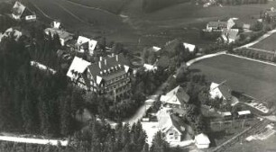 Altenberg-Oberbärenburg. Stadtteilansicht mit Berghotel. Luftbild-Schrägaufnahme von Südwesten