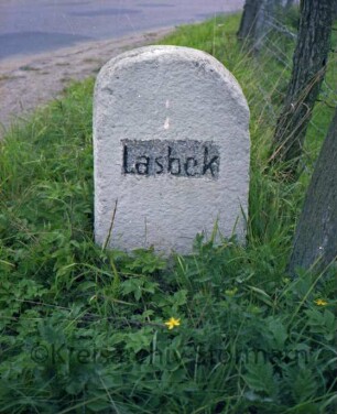 Grenzstein [Nr. 29] zwischen Lasbek und Gut Lasbek: Seite Lasbek