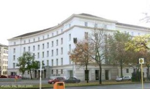 Rathaus Wilmersdorf (ehem. Deutsche Arbeitsfront); Berlin, Charlottenburg-Wilmersdorf
