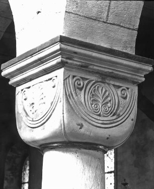 Frose, ehem. Stiftskirche St. Cyriakus, Langhaus, Nordseite, Mittelschiffsarkade, Würfelkapitell